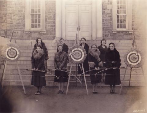 1932 Portrait of Dickinson Female Archers